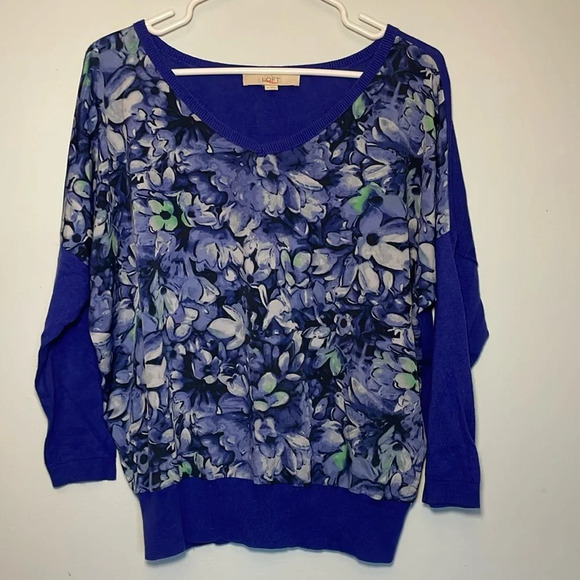 Loft women’s size M sweater blue floral mixed fabrics v-neck 3/4 sleeve work - Picture 1 of 6